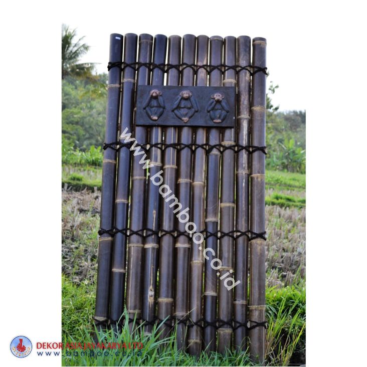 Black half bamboo fence with 3 back slats and black coco rope, including wooden decorative inserted